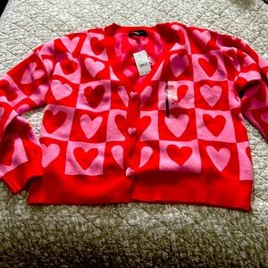 33 Degrees Heart button down sweater size xl   New red and in pink